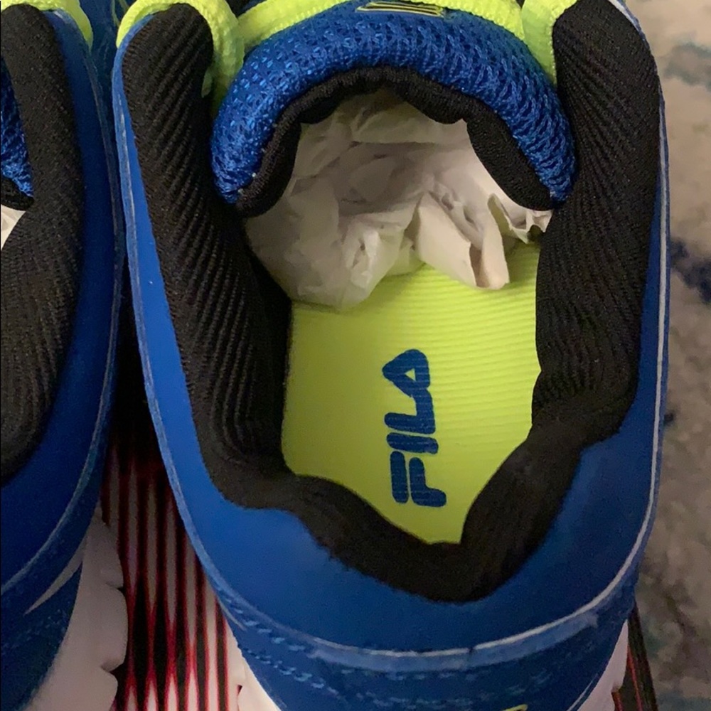 Fila Escaloght kids sizes available - Picture 8 of 11